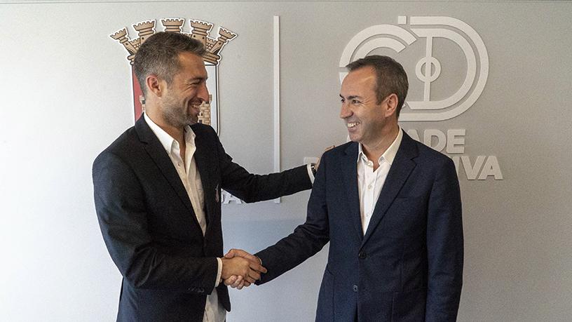 Futebol Feminino. Miguel Santos renova com o Sp. de Braga