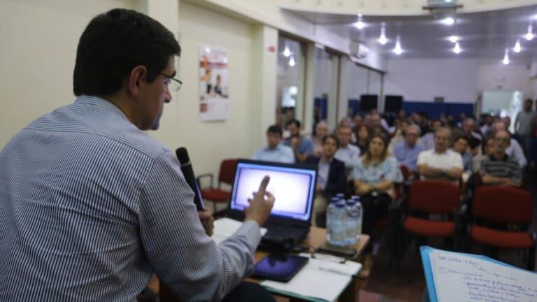 Auditório de S. Victor enche para discutir 'Confiança'