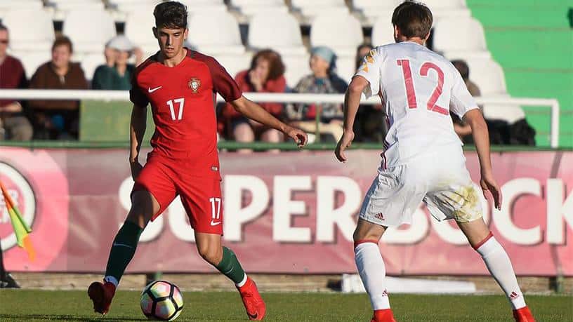 Há um avançado chamado Trincão em destaque no Euro sub-19