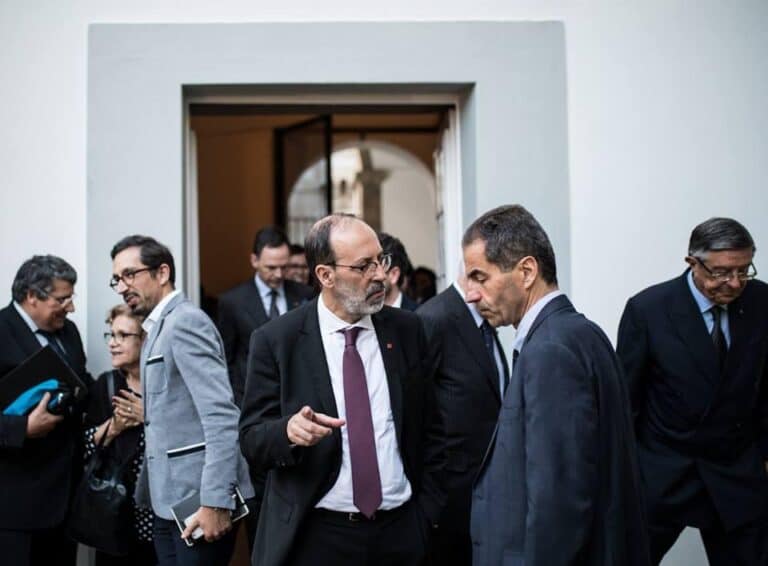 UM avança com valorizações remuneratórias aos docentes