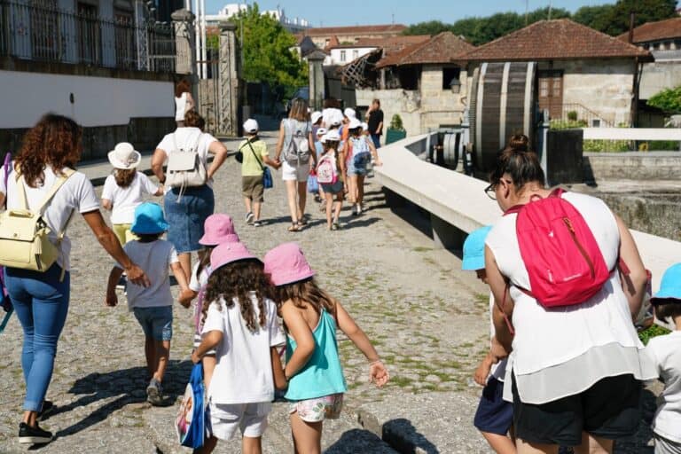 Mais de um milhar de crianças percorre “rotas improváveis” em Guimarães