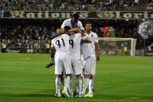 Vitória SC goleia em casa e dá mais um passo na Liga Europa