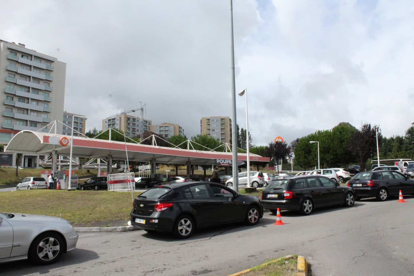 Bracarenses já começaram a "corrida" aos postos de combustível