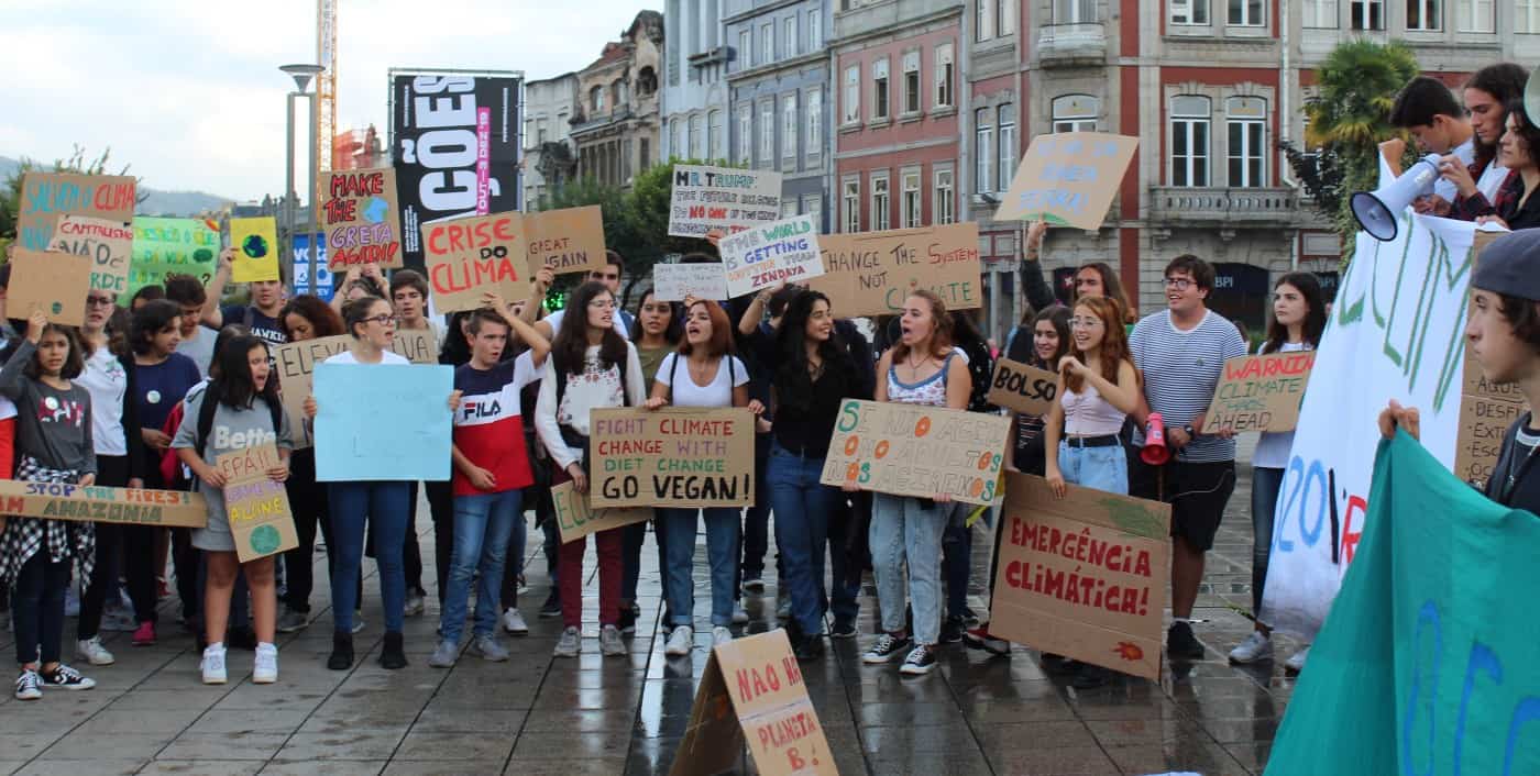 Cerca de 200 pessoas pedem "justiça climática" em Braga