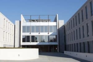 Marques Mendes e Alberto Martins marcam presença na Semana de Direito