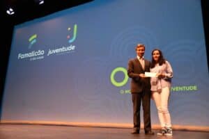 Candidaturas às bolsas de estudo do ES começam esta terça-feira