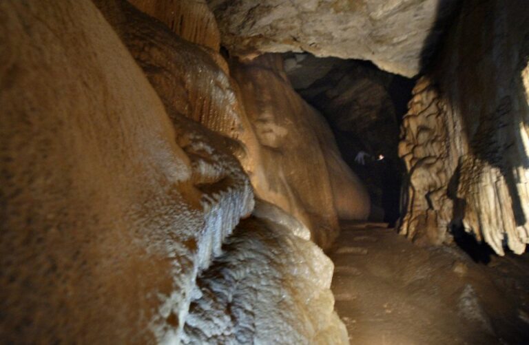 Quatro portugueses desaparecidos numa gruta em Espanha