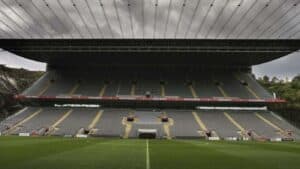 Ricardo Rio propõe criação de comissão para monitorizar Estádio Municipal 