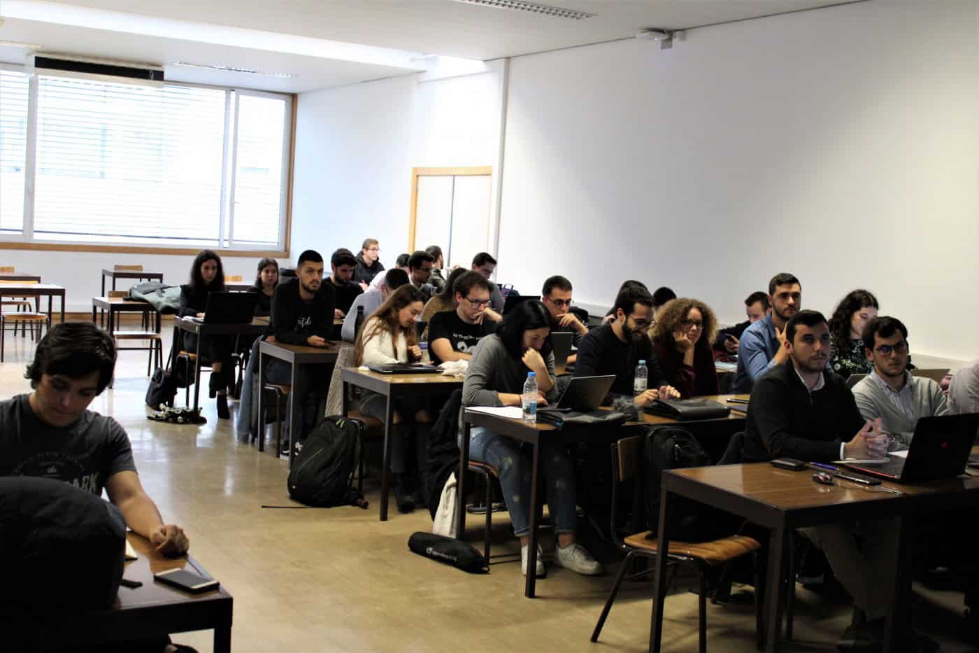 AAUM regista saldo negativo de 70,5 mil euros até Setembro