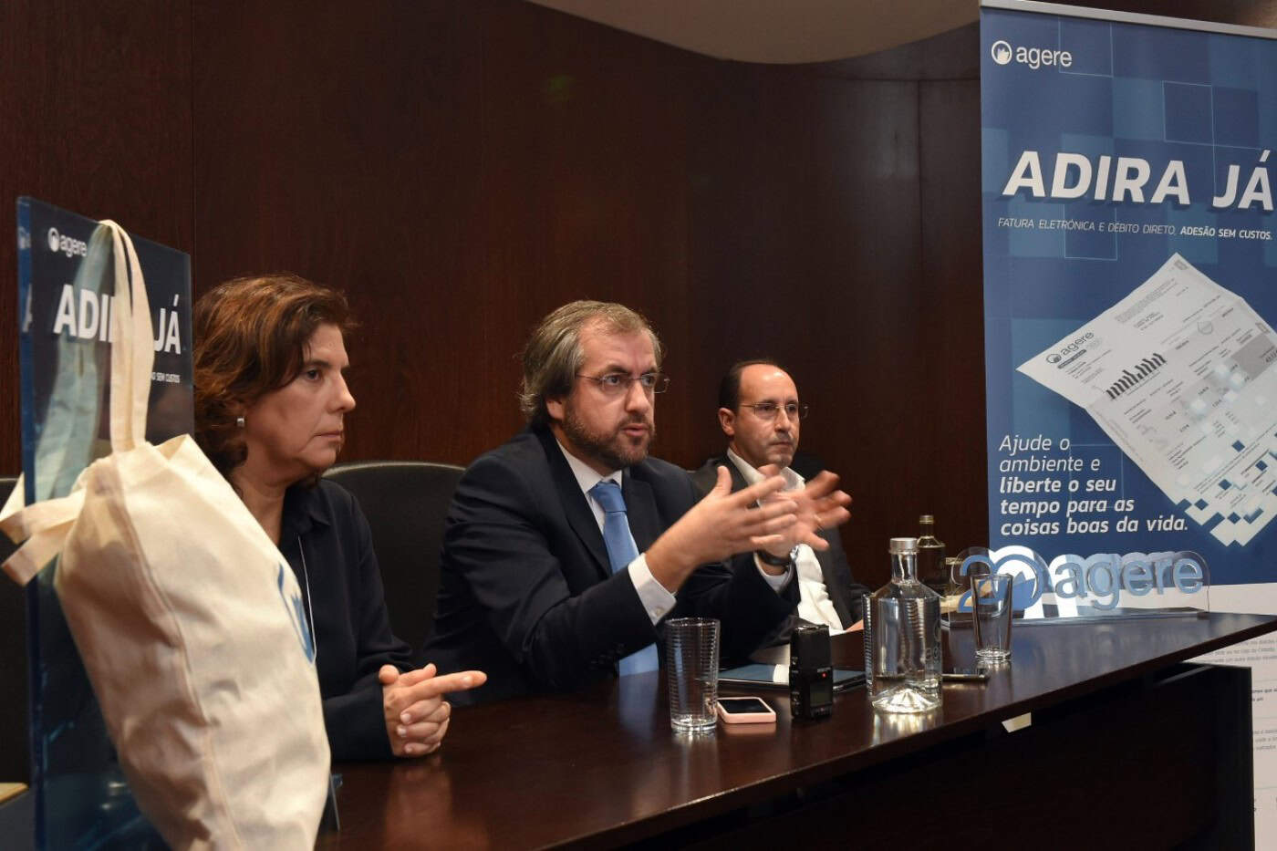 AGERE lança campanha para reduzir impacto do papel