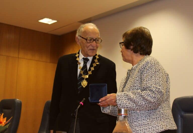 Instituição secular distingue "amigo da história" Bernardo Reis