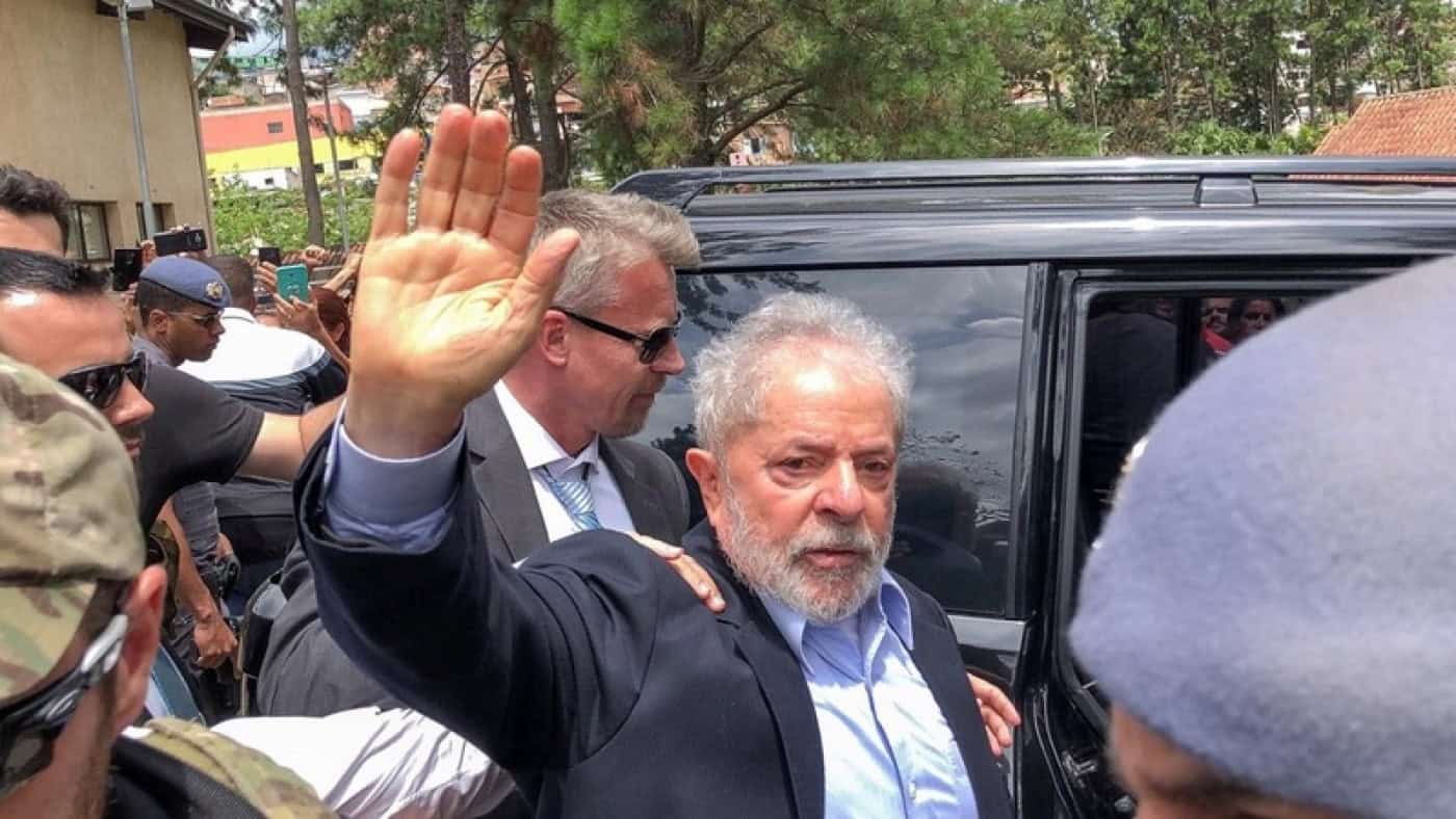 Juiz ordena libertação imediata de Lula da Silva