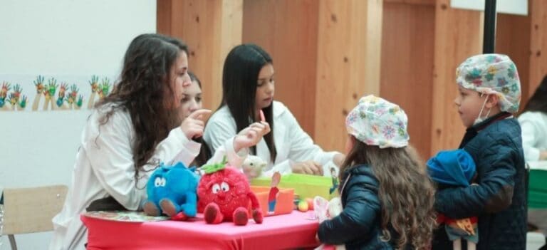 Crianças podem levar bonequinhos ao Hospital a partir desta terça-feira