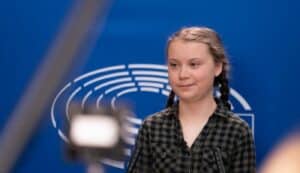 Deputados aprovam convite a Greta Thunberg para discursar no parlamento