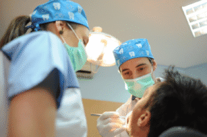 Resposta pioneira da CMB para saúde oral e visão supera plano do governo