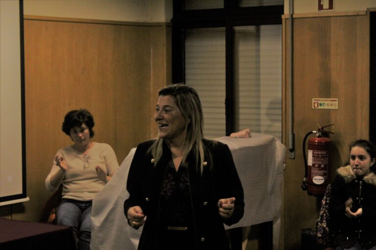 "A escola é o primeiro sítio para se falar da violência doméstica"