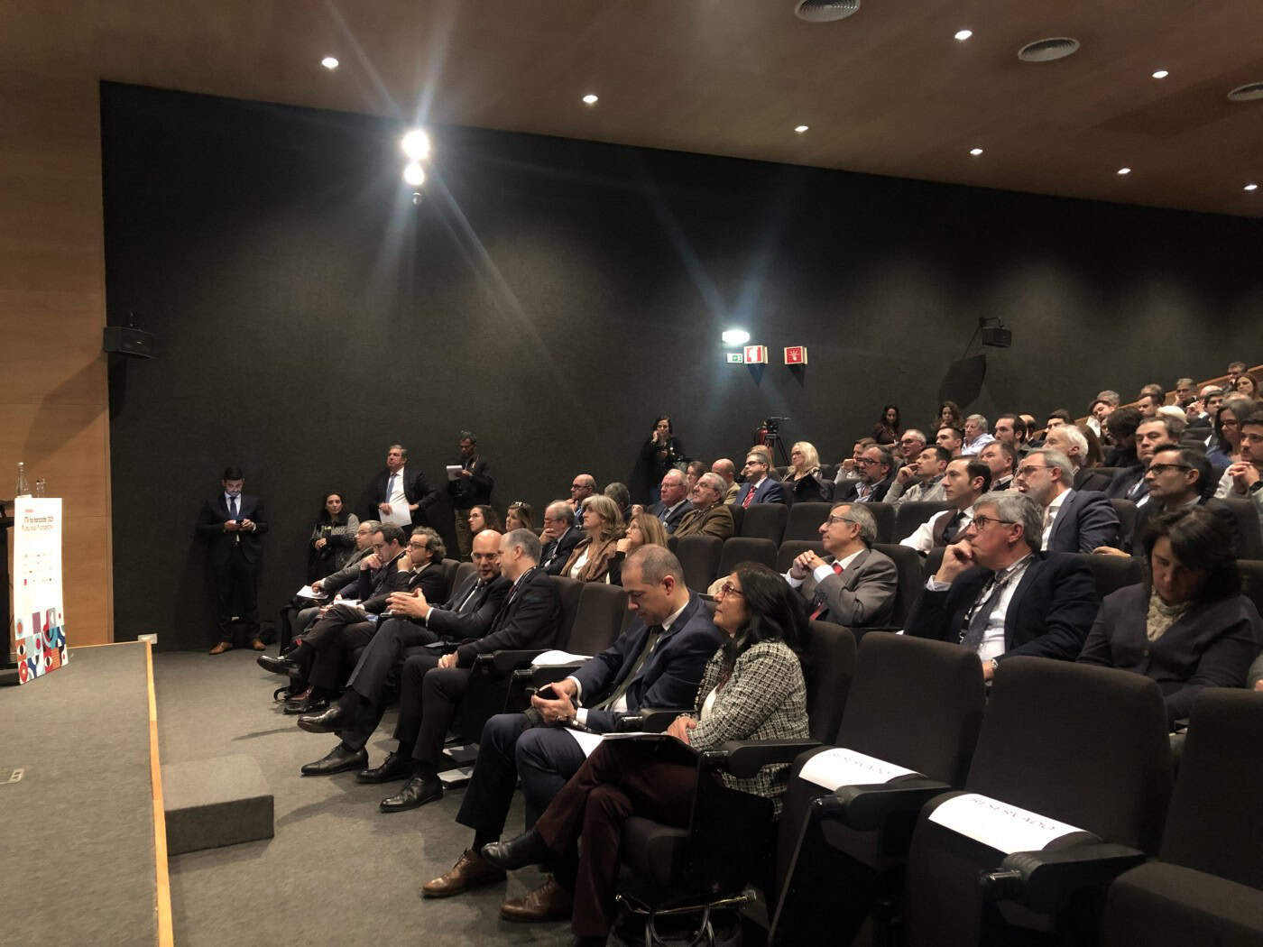 "Queremos que as empresas sejam capazes de produzir mais com menos gente"