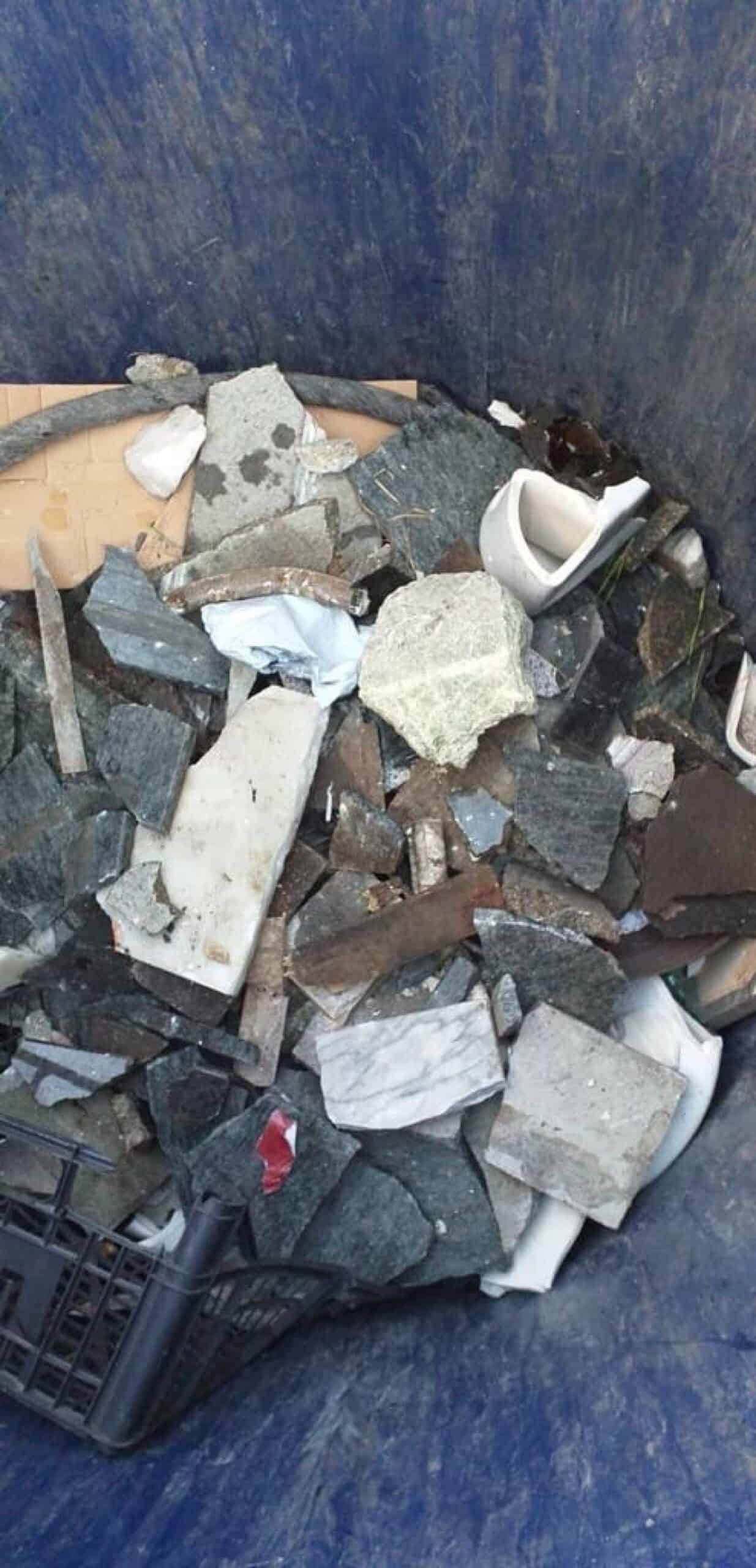 Nova descarga ilegal danifica contentor. Braval pede mais civismo