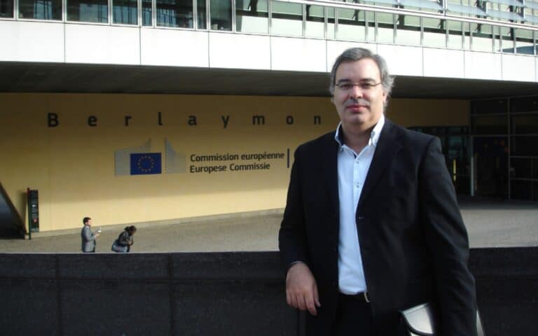 “A fuga aos impostos é um desporto nacional e a corrupção um hobby"