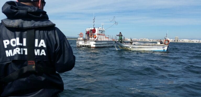 8 migrantes vindos de África desembarcaram em Monte Gordo