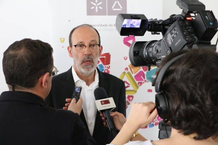 FCT transferiu 700 mil euros para a UMinho