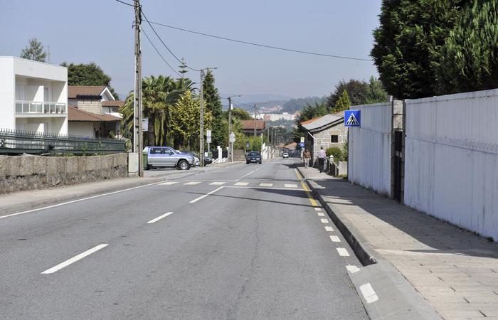 Rua António da Costa Guimarães reabre hoje ao trânsito