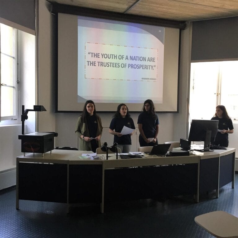 Alunas de Guimarães estiveram no Parlamento Jovem Europeu