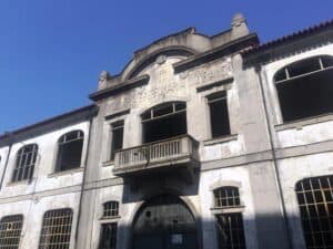 Providência cautelar trava venda da Confiança