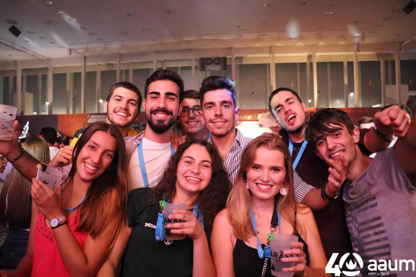 AAUM reduz consumo de copos de plástico