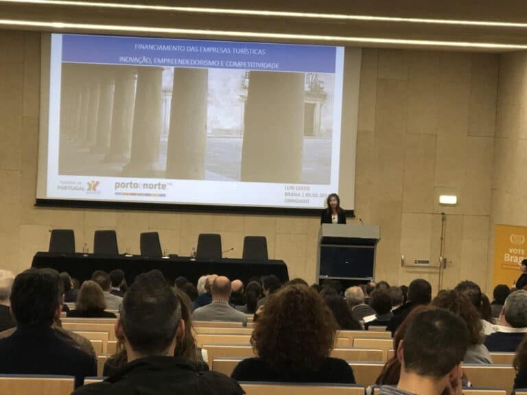 "Aplicação de taxa turística deve ser analisada localmente"