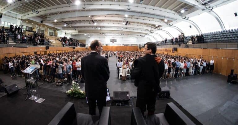 Os alunos da UMinho passam muito tempo na sala de aula?