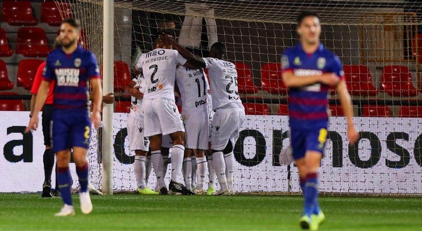 Vitória SC conquista novo triunfo em Chaves