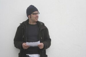 Carlos No apresenta a primeira exposição individual