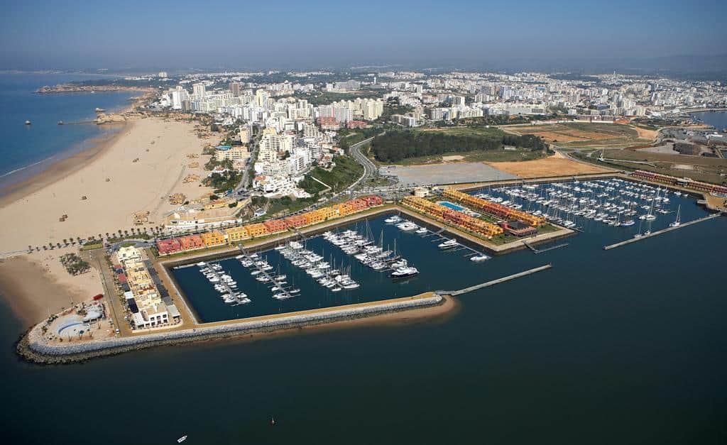 Gata na Praia regressa à Praia da Rocha