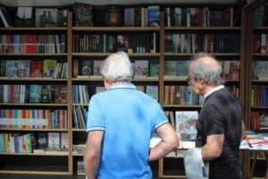 Livreiros satisfeitos com nova localização da Feira do Livro