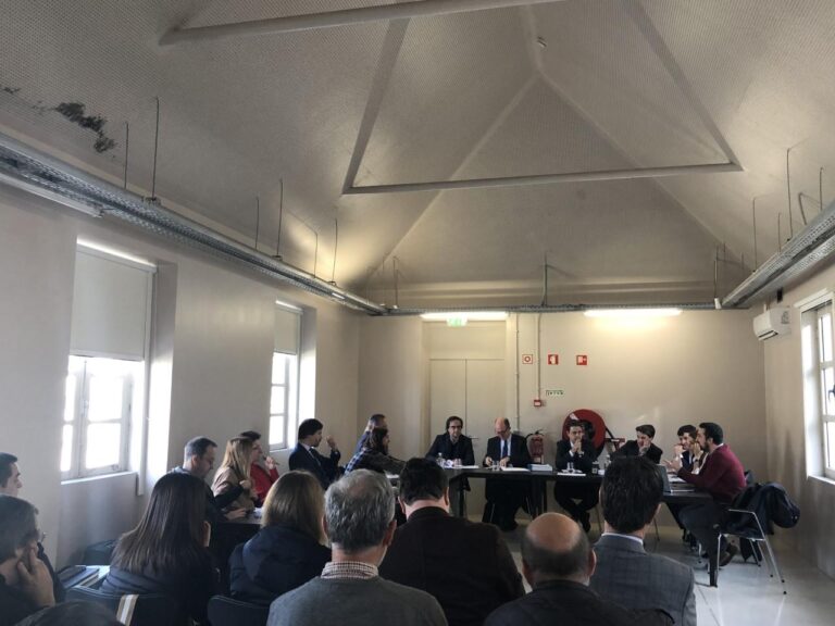 Câmara recua e altera moldes de cedência de terreno