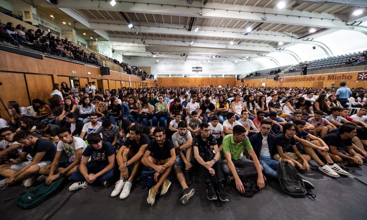 Erro informático atrasa atribuição de bolsas