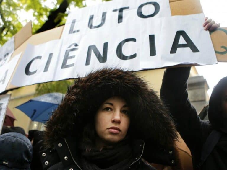 Bolseiros vão dizer a Marcelo que "lei tem de ser aplicada"