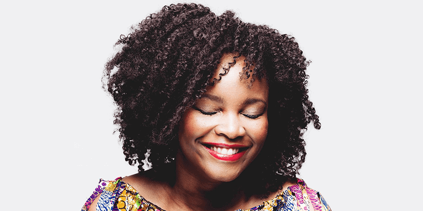 Selma Uamusse: "O melhor de mim acontece em palco"