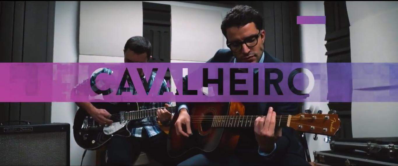 "Sejam bem-vindos!". Esta é a sala de ensaio do Cavalheiro