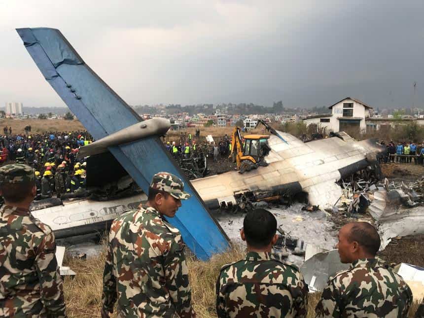 Mais de 40 mortos num acidente de avião no Nepal