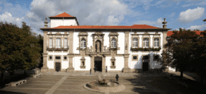 CMG passa a apoiar alunos universitários carenciados