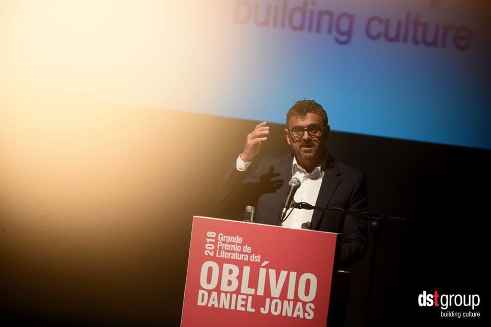 DST nega dívidas ao Santander