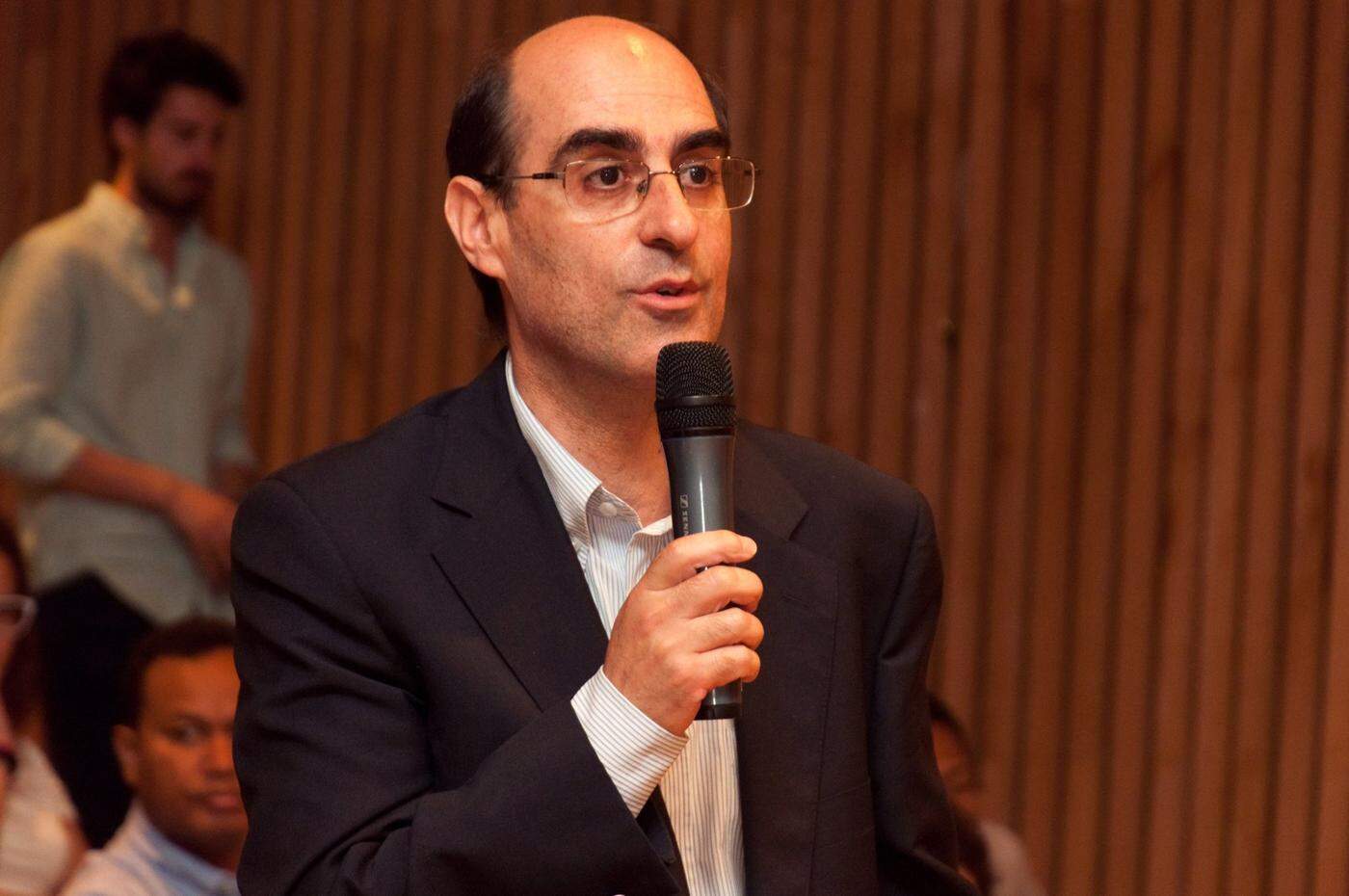 "Os partidos moderados devem reflectir", avisa José Palmeira