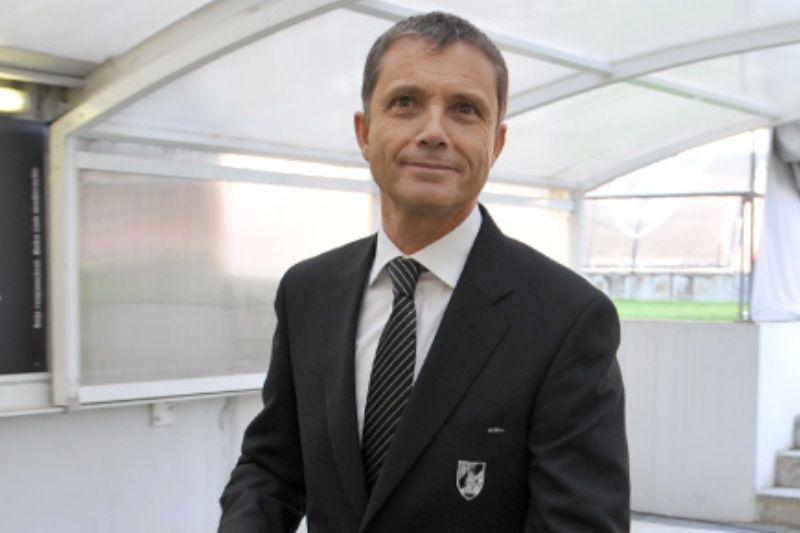 Júlio Mendes reconduzido na presidência do Vitória