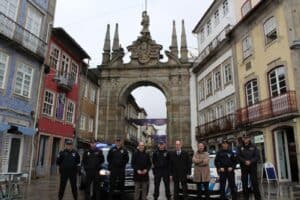 Polícias espanhóis auxiliam patrulhamento da Semana Santa