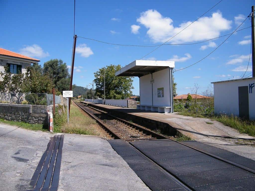 Acidente entre carro e comboio em Barcelos faz três mortos