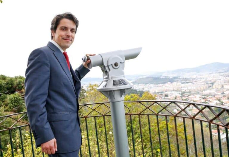 Corais neutro nas internas do PS para “preservar liderança”