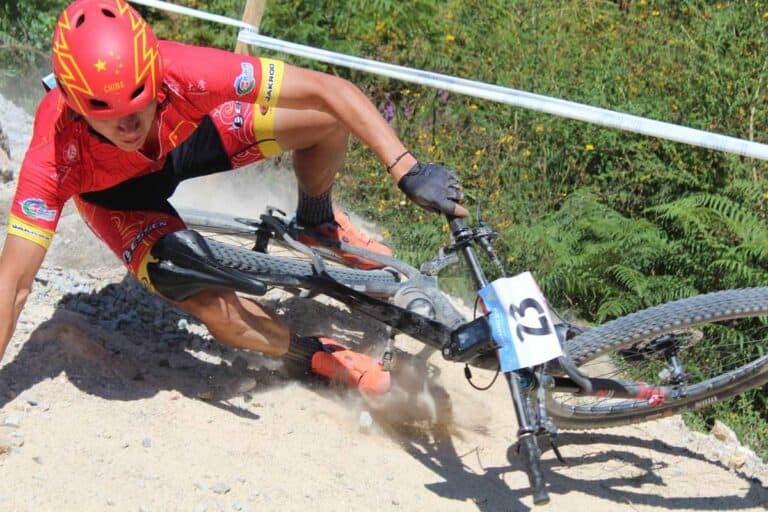 Um obstáculo chamado calor no segundo dia do WUC Cycling 18