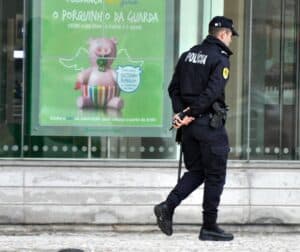 Polícias voltam a protestar esta quarta-feira